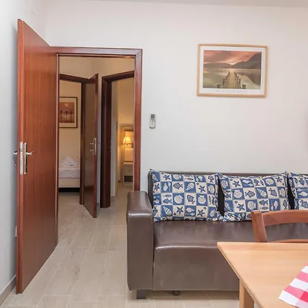 Porto Samaria Apartment Seget Donji