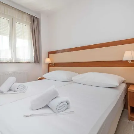 Porto Samaria * Trogir