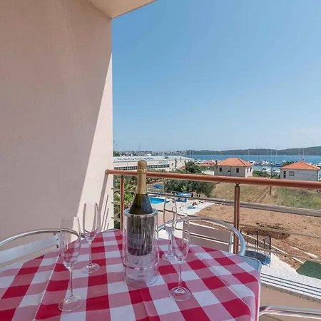 Porto Samaria * Trogir